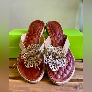 GC SHOES VIDA LEATHER THONG SANDALS. Size 10